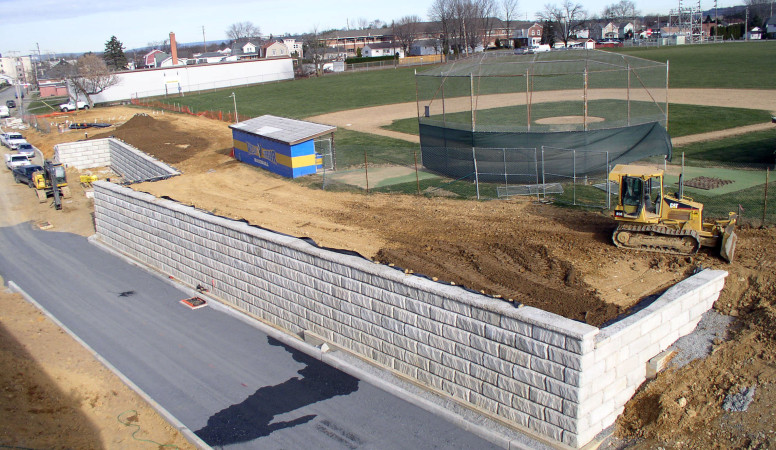 retaining wall complete 1 - Skepton Construction